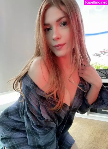 Irena Meier OnlyFans Thumbnail #4AwMiLtLZ7