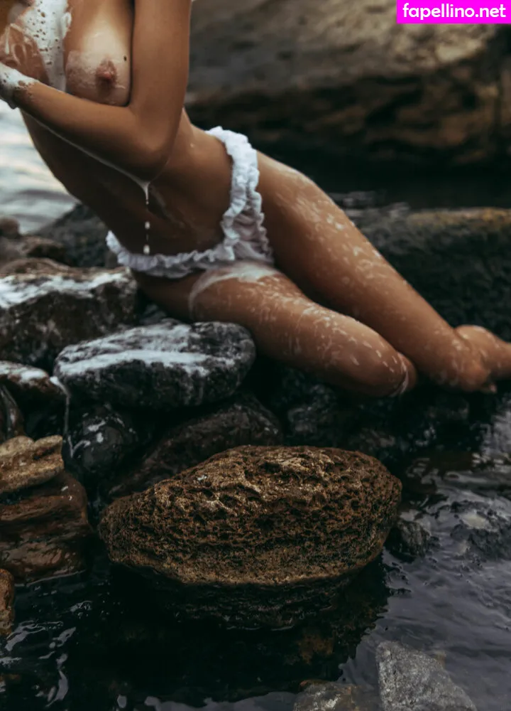 iri_moore, irimooree Nude Leaked OnlyFans Photo #1LasReWubC