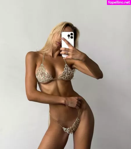 Irina Moore OnlyFans Thumbnail #P5GtpdJxfD