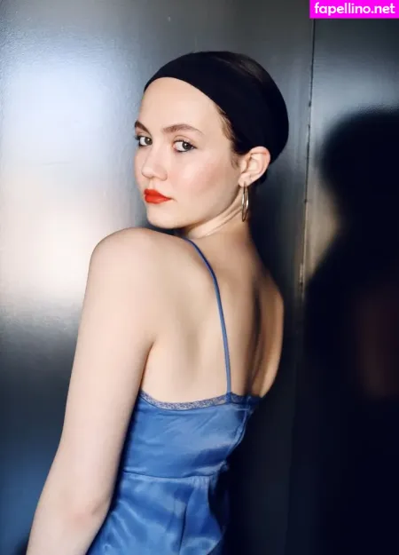 Iris Apatow 1 OnlyFans Thumbnail #2fk2DVveFW