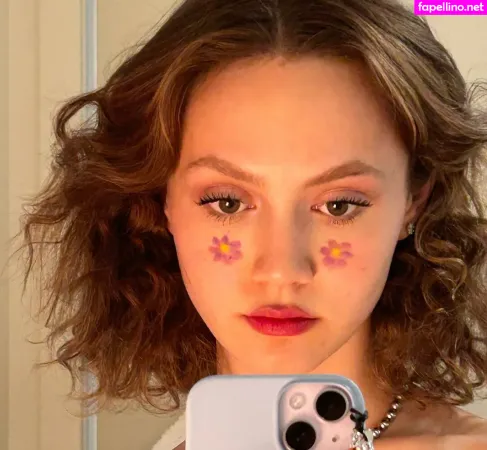 Iris Apatow 1 OnlyFans Thumbnail #9iHgi3Hk6Z