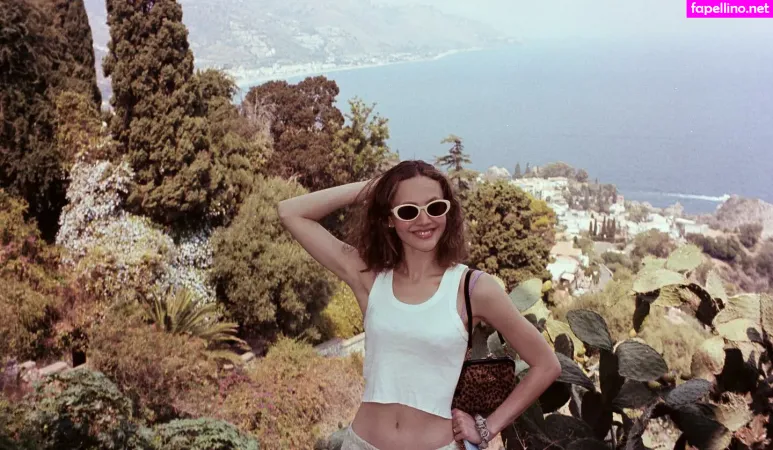 Iris Apatow 1 OnlyFans Thumbnail #GKEAhRBD1Q