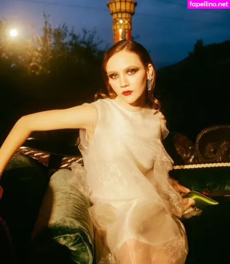 Iris Apatow 1 OnlyFans Thumbnail #QaXDyOBlwC