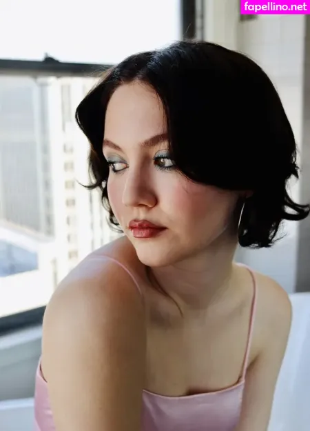 Iris Apatow 1 OnlyFans Thumbnail #QvXPlsqrDX