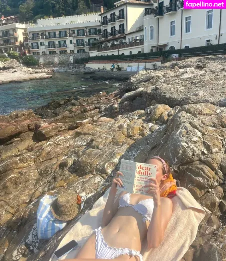 Iris Apatow 1 OnlyFans Thumbnail #XVNFZRt8uB