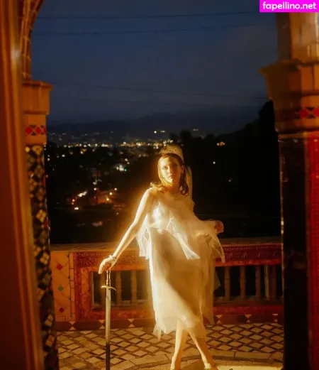 Iris Apatow 1 OnlyFans Thumbnail #XZTMciHZut