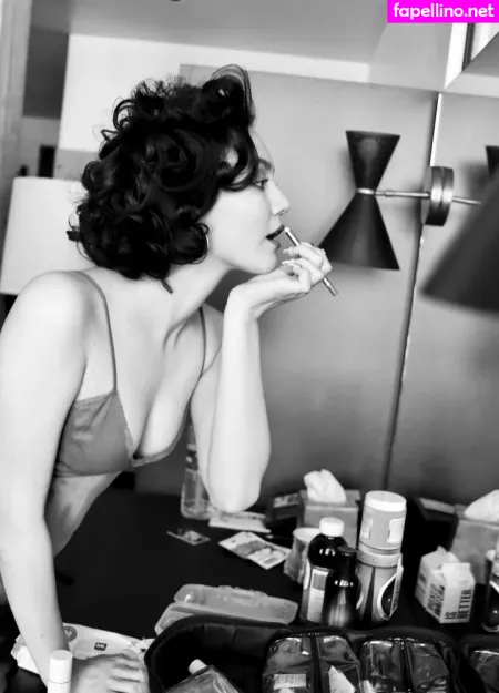 Iris Apatow 1 OnlyFans Thumbnail #r8h7o71la1