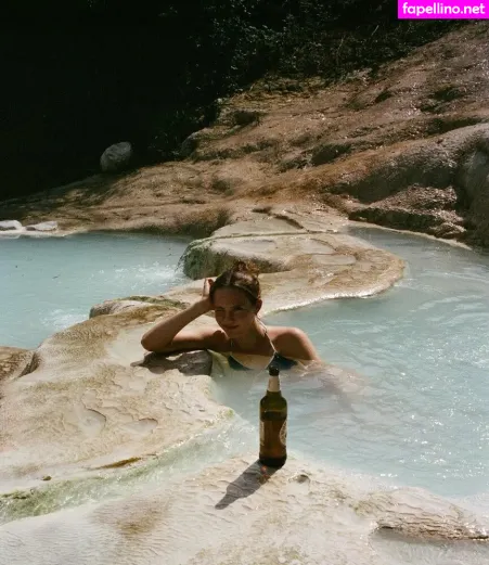 Iris Apatow 1 OnlyFans Thumbnail #woS5OJIhEd