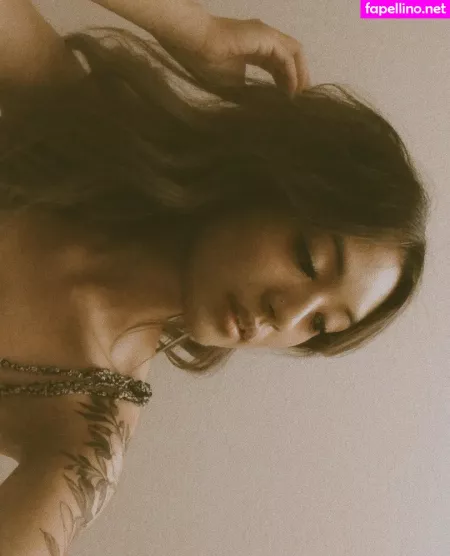 Iris Haw OnlyFans Thumbnail #A57sMA5NMB