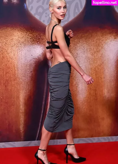 Iris Law OnlyFans Thumbnail #0O4qujQJNB