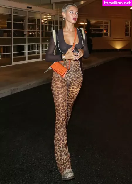 Iris Law OnlyFans Thumbnail #BcZbDpzJNq