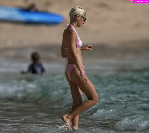 Iris Law OnlyFans Thumbnail #DuyCvDR0Lw