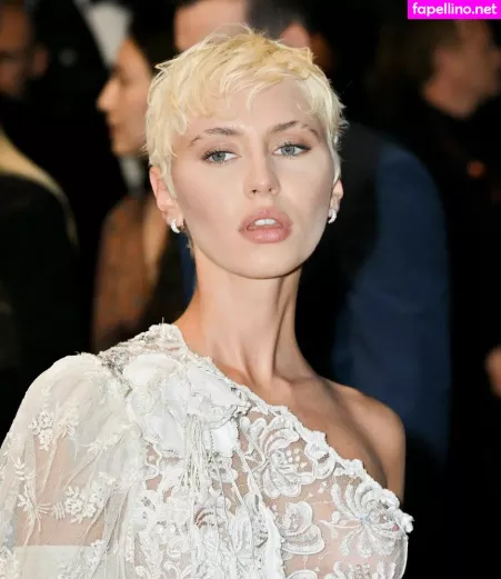 Iris Law OnlyFans Thumbnail #Q8RPfDFQCl