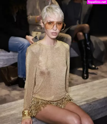 Iris Law OnlyFans Thumbnail #V1GTo06Rx5