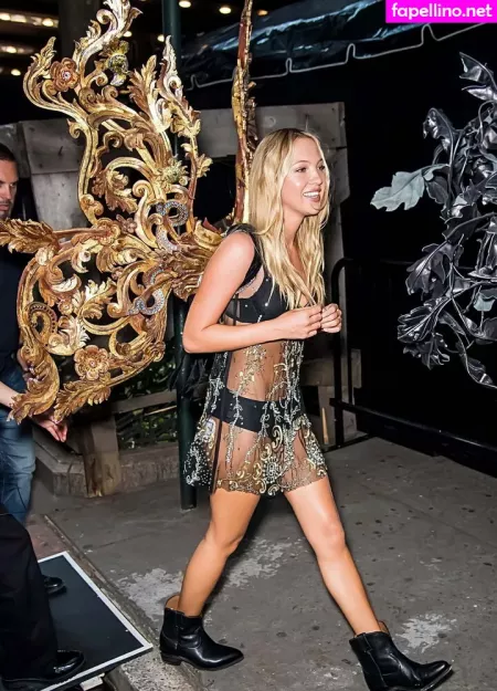 Iris Law OnlyFans Thumbnail #W5594cIn1p