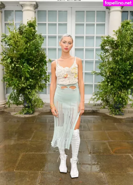 Iris Law OnlyFans Thumbnail #Xj8zJe6sSC