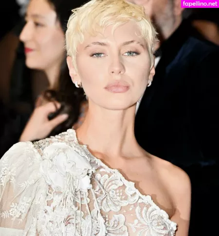 Iris Law OnlyFans Thumbnail #Yn3fJWtbCJ