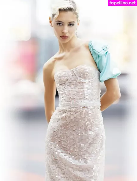 Iris Law OnlyFans Thumbnail #a3MG7crpte