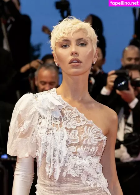 Iris Law OnlyFans Thumbnail #dXMMsfLldD