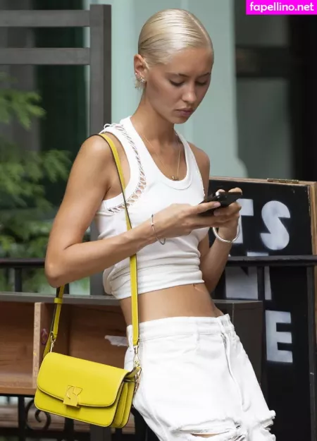 Iris Law OnlyFans Thumbnail #ftMvC7YW5U