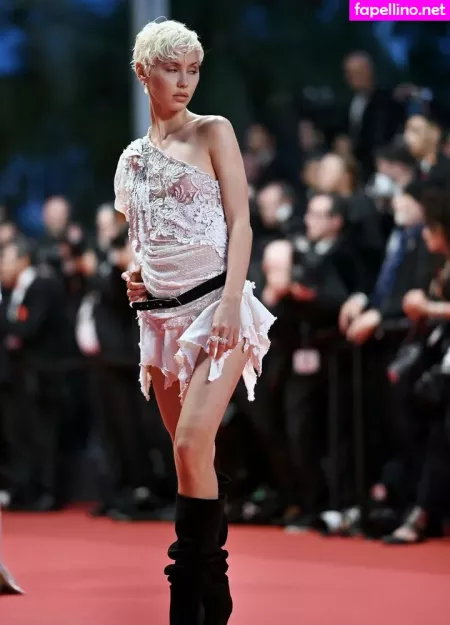 Iris Law OnlyFans Thumbnail #qLJUqh5QLj