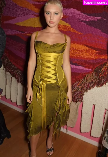 Iris Law OnlyFans Thumbnail #vOJF99zDgP