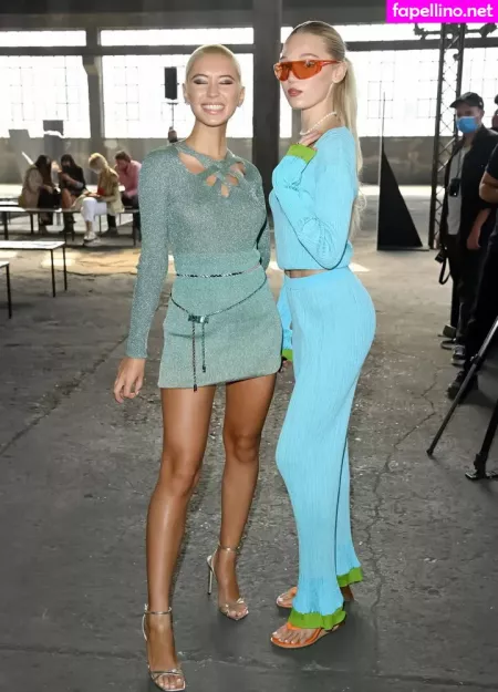 Iris Law OnlyFans Thumbnail #wCfFTWpZhi