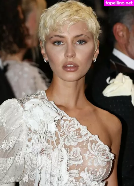 Iris Law OnlyFans Thumbnail #xuIodNwlp6