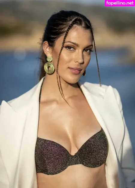 Iris Mittenaere OnlyFans Thumbnail #0mqw3N3tOH