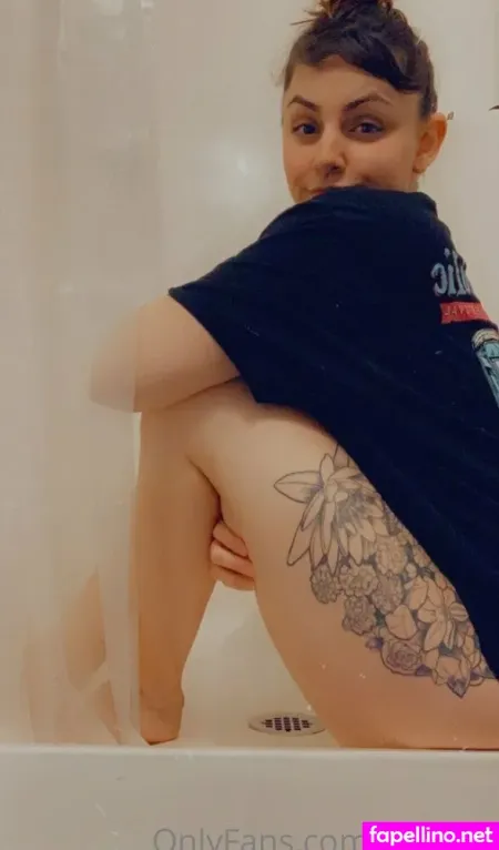 Iris Ren OnlyFans Thumbnail #1UwNVWOSmX