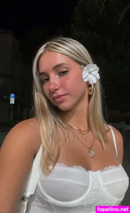 Iris Vallarani OnlyFans Thumbnail #As06n8pjaZ