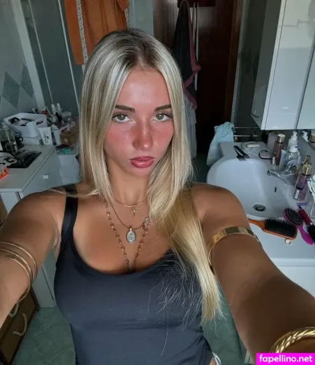 Iris Vallarani OnlyFans Thumbnail #zIBTTyFrEi