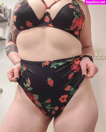 Irisreigns OnlyFans Thumbnail #4bLnR9f9Ax