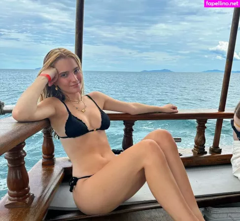 Isa Milan OnlyFans Thumbnail #9oLlf3v44u