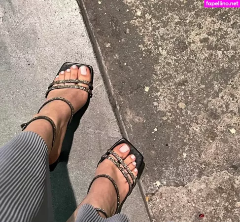 Isa Pes OnlyFans Thumbnail #E46LHpE2nB