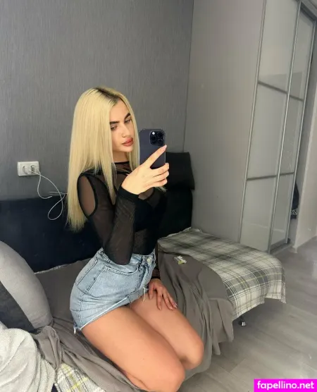 Isabel Bond OnlyFans Thumbnail #8gzFdjDE3p