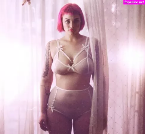 Isabel Hendrix OnlyFans Thumbnail #acwU59lJcF