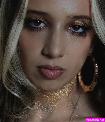 Isabel Larosa OnlyFans Thumbnail #wbgC11GBHr