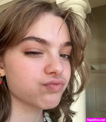 Isabel Myers OnlyFans Thumbnail #5HTBUSjC9t