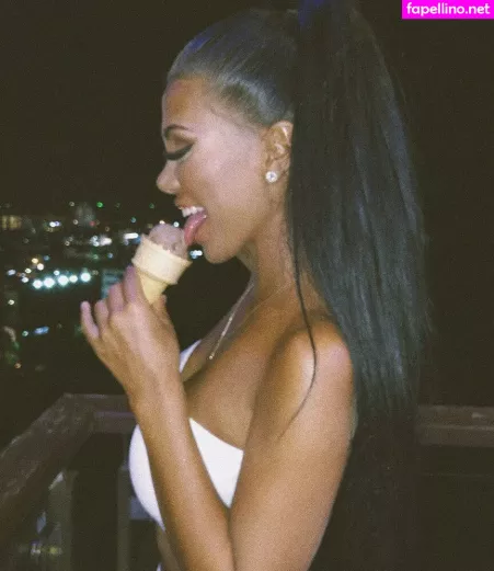 Isabel Raad OnlyFans Thumbnail #8rHz6pjipr