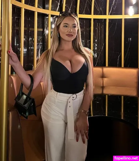 Isabel Ribeiro OnlyFans Thumbnail #2yDzncgnbl
