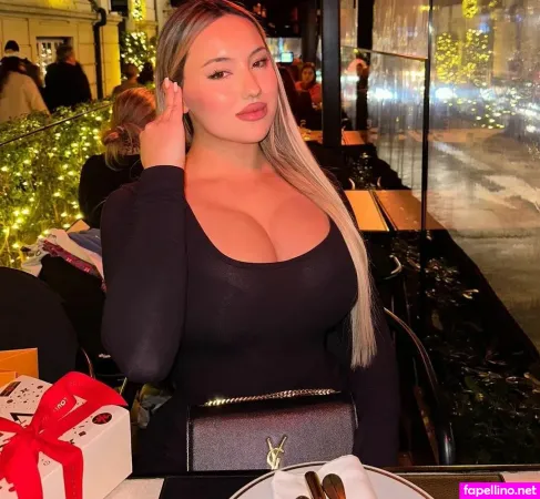Isabel Ribeiro OnlyFans Thumbnail #g0YwM2yzpx