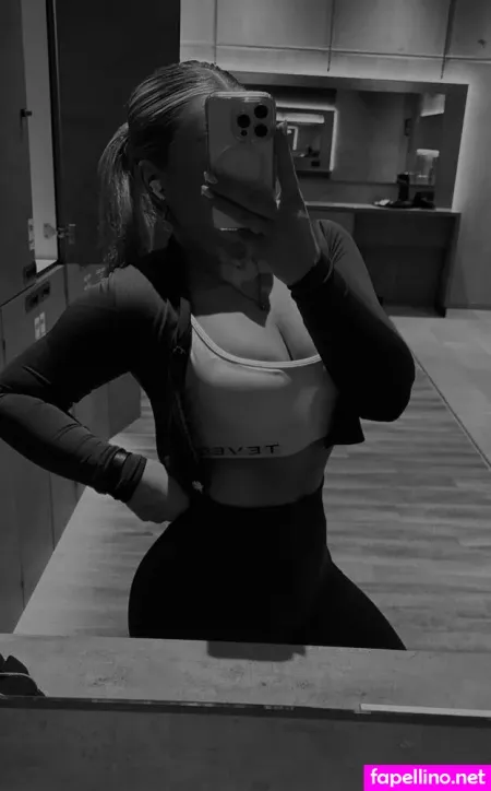 Isabel Rupp OnlyFans Thumbnail #4uWJsi09gS