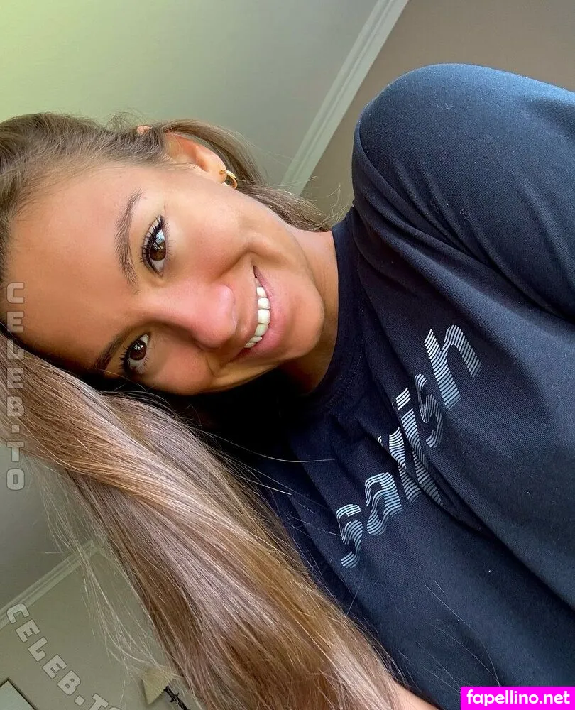 isi.sterr, isi_sterr Nude Leaked OnlyFans Photo #FYynloYPQU