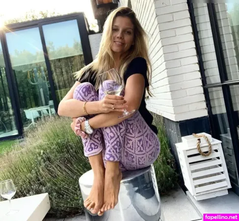 Isabel Vollmer OnlyFans Thumbnail #HwO1bYBpVa