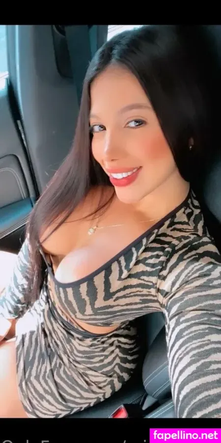 Isabel W OnlyFans Thumbnail #mpo4rpxFIn