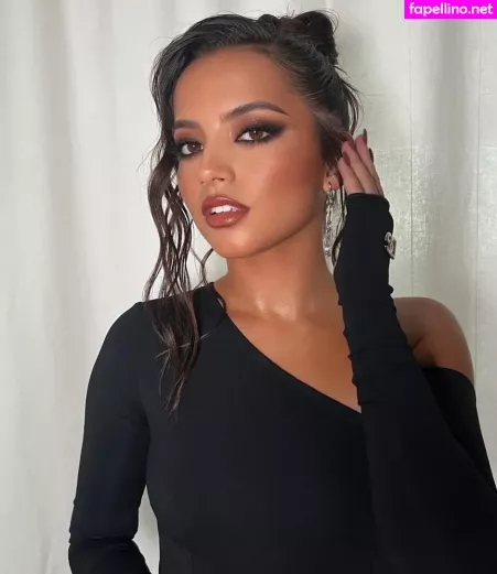 Isabela Merced OnlyFans Thumbnail #SSOui8dIyL