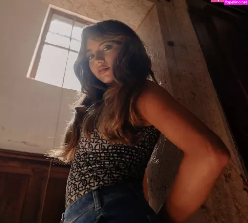 Isabela Merced OnlyFans Thumbnail #fOZpANp4nK