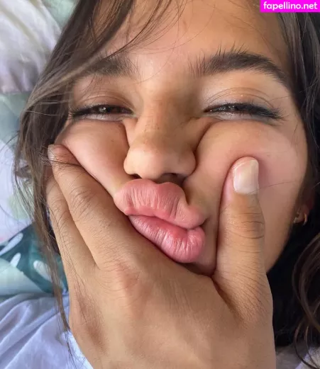 Isabela Merced OnlyFans Thumbnail #rCbCVuJMTR