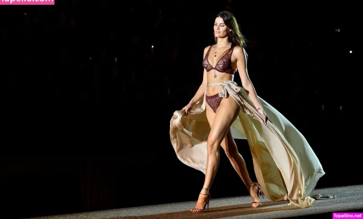 Isabeli Fontana OnlyFans Thumbnail #106hCcEPRh